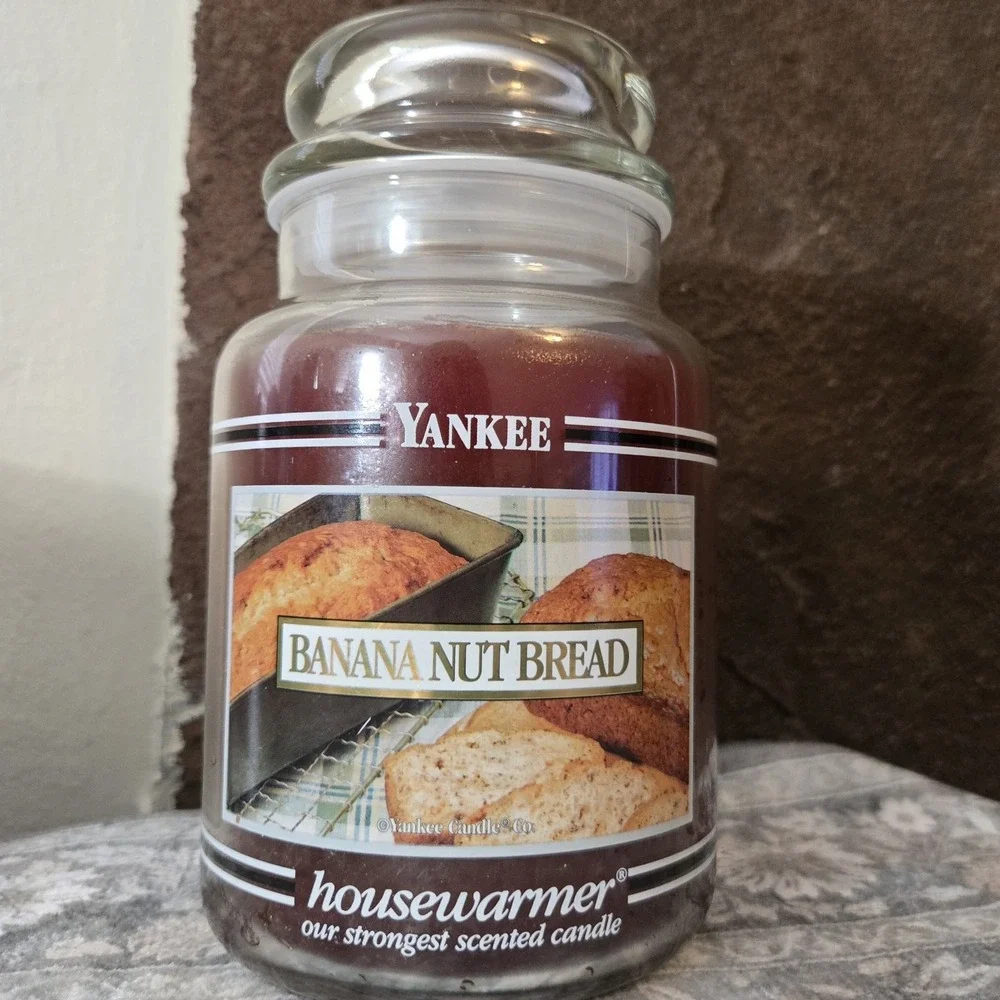 Yankee Candle Banana Nut Bread 22oz Large Jar Black Band Discontinued 2011 Pour